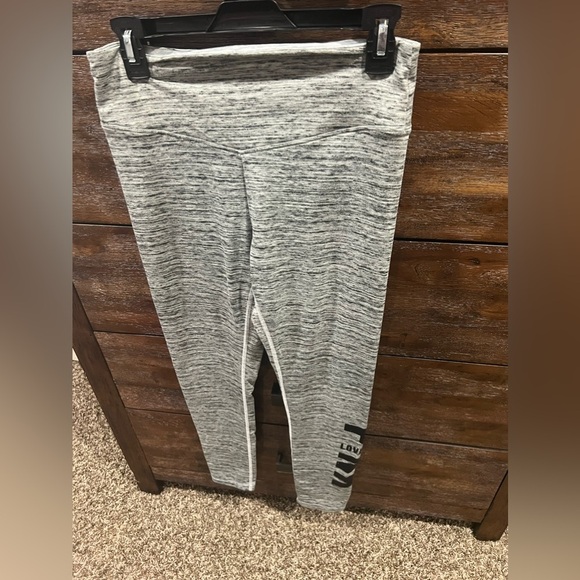 🩶💜VS‎ PINK M - Picture 1 of 3